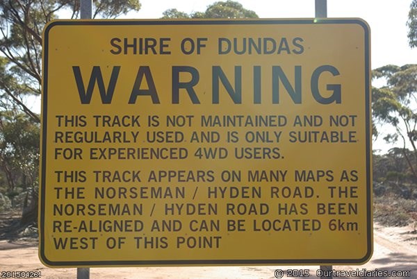 Road condition warning on the Old Hyden-Norseman Rd