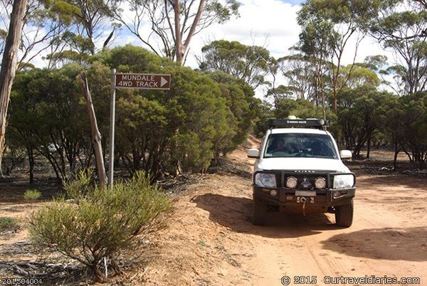 The turn off to Mundale Track, Old Hyden-Norseman Road