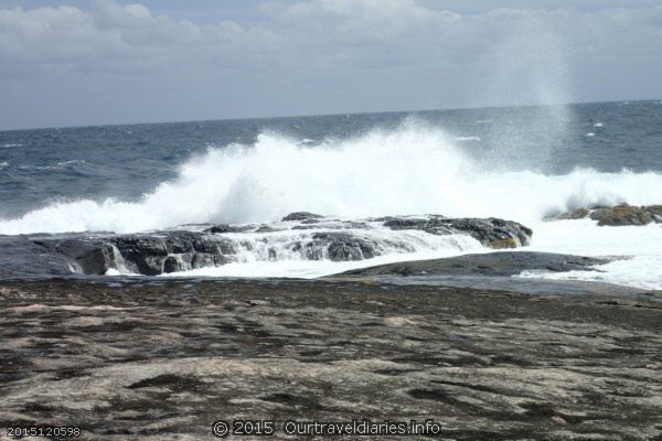 Waves breaking - Fanny Cove