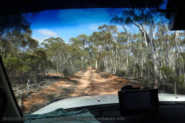 Heading along the old Hyden - Norseman Road