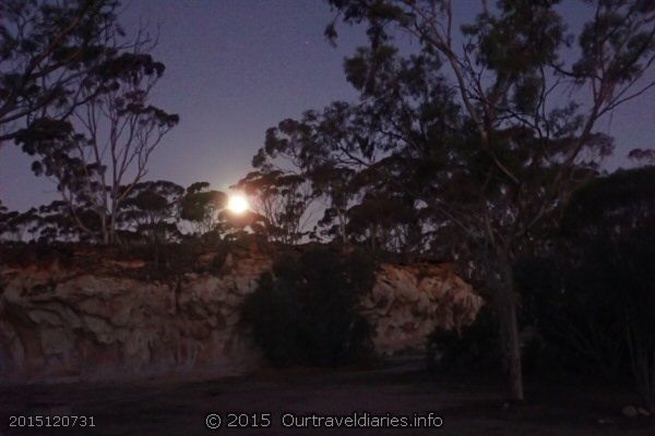 Full moon rising over the Breakaways