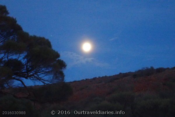 Moonrise, Waltumba Camping Area, Lake Gairdner, South Australia